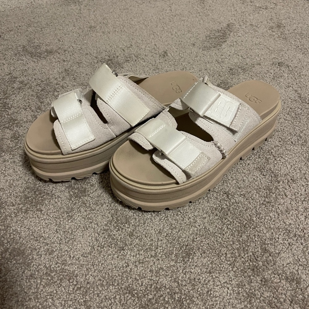 Ugg Platform Clem Suede Sandal
